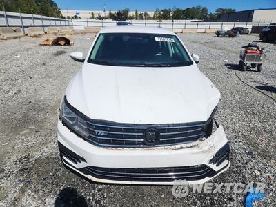 Piąte zdjęcie samochodu w środku: 2017 VOLKSWAGEN PASSAT R-LINE VIN:1VWDT7A33HC049176 - miniatura