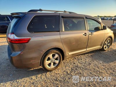 Trzecie zdjęcie samochodu z tyłu: 2016 TOYOTA SIENNA LE VIN:5TDKK3DC1GS766366 - miniatura