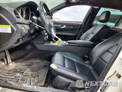 Zdjęcie 7 z 12 samochodu: 2014 MERCEDES-BENZ C 250 VIN:WDDGF4HB5EG250882 - miniatura