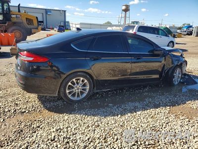 Trzecie zdjęcie samochodu z tyłu: 2019 FORD FUSION SE VIN:3FA6P0HD1KR279772 - miniatura