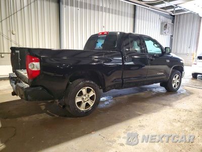 Trzecie zdjęcie samochodu z tyłu: 2017 TOYOTA TUNDRA SR5 VIN:5TFUY5F19HX615124 - miniatura