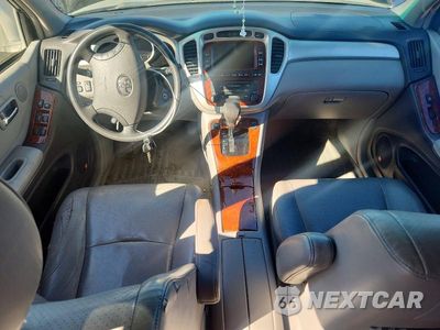Zdjęcie 8 z 13 samochodu: 2007 TOYOTA HIGHLANDER HYBRID VIN:JTEEW21A670043383 - miniatura