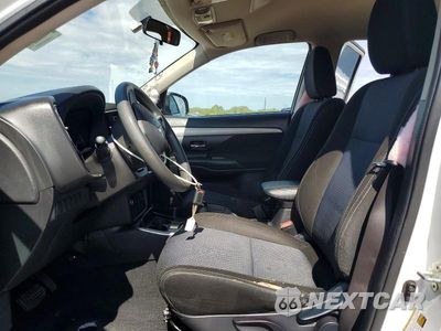 Zdjęcie 7 z 12 samochodu: 2018 MITSUBISHI OUTLANDER ES VIN:JA4AD2A31JZ005258 - miniatura