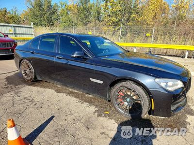 Czwarte zdjęcie samochodu z boku: 2013 BMW 750 XI VIN:WBAYB6C58DC998200 - miniatura
