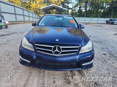Piąte zdjęcie samochodu w środku: 2014 MERCEDES-BENZ C 250 VIN:WDDGF4HB5EG211595 - miniatura
