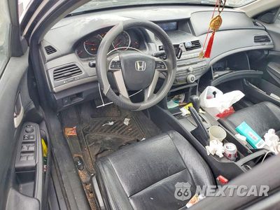 Zdjęcie 8 z 12 samochodu: 2010 HONDA ACCORD LX VIN:1HGCP2F32AA051437 - miniatura