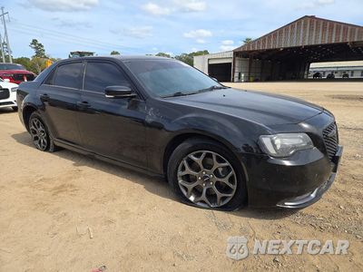 Czwarte zdjęcie samochodu z boku: 2017 CHRYSLER 300 S VIN:2C3CCAGG4HH647851 - miniatura