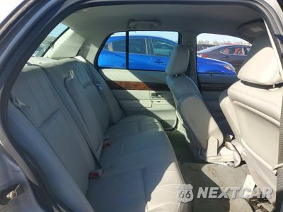 Zdjęcie 10 z 12 samochodu: 2005 MERCURY GRAND MARQUIS LS VIN:2MEHM75WX5X620519 - miniatura
