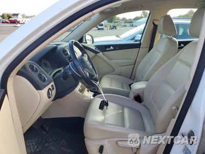Zdjęcie 7 z 13 samochodu: 2017 VOLKSWAGEN TIGUAN S VIN:WVGBV7AX1HK040470 - miniatura