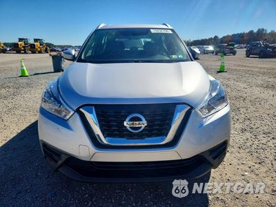 Piąte zdjęcie samochodu w środku: 2019 NISSAN KICKS SV VIN:3N1CP5CU5KL509353 - miniatura