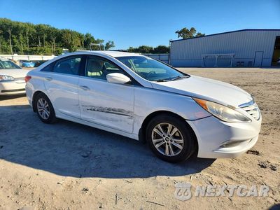 Czwarte zdjęcie samochodu z boku: 2013 HYUNDAI SONATA GLS VIN:5NPEB4AC4DH634176 - miniatura