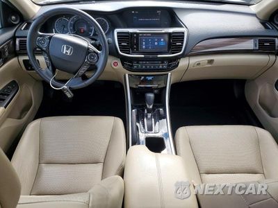 Zdjęcie 8 z 12 samochodu: 2017 HONDA ACCORD TOURING VIN:1HGCR3F90HA018015 - miniatura