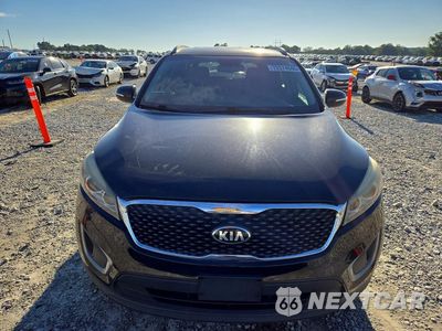 Piąte zdjęcie samochodu w środku: 2016 KIA SORENTO LX VIN:5XYPGDA30GG047527 - miniatura