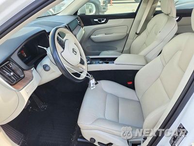 Zdjęcie 7 z 13 samochodu: 2022 VOLVO XC60 B5 MOMENTUM VIN:YV4L12DK0N1950150 - miniatura