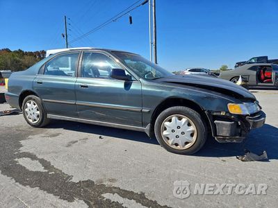 Czwarte zdjęcie samochodu z boku: 1997 HONDA ACCORD LX VIN:1HGCD5632VA262136 - miniatura