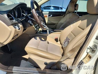 Zdjęcie 7 z 12 samochodu: 2012 MERCEDES-BENZ C 250 VIN:WDDGF4HB5CA632037 - miniatura