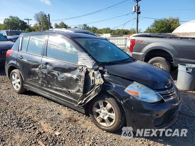 Czwarte zdjęcie samochodu z boku: 2010 NISSAN VERSA 1.8 S VIN:3N1BC1CP0AL385923 - miniatura