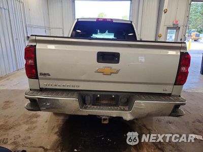 Zdjęcie 6 z 13 samochodu: 2018 CHEVROLET SILVERADO K1500 LT VIN:3GCUKREC3JG593241 - miniatura