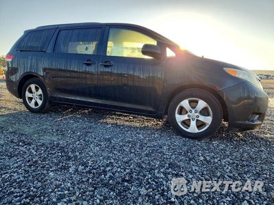 Czwarte zdjęcie samochodu z boku: 2011 TOYOTA SIENNA LE VIN:5TDKK3DC1BS062452 - miniatura