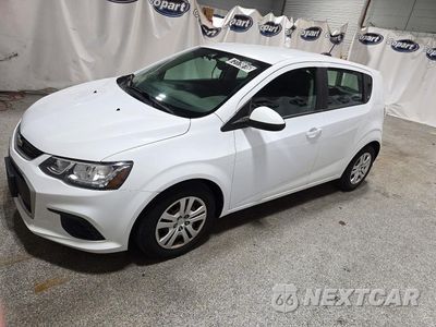 2020 CHEVROLET SONIC 1G1JG6SB0L4139620 - główne zdjęcie licytacji z USA - miniatura