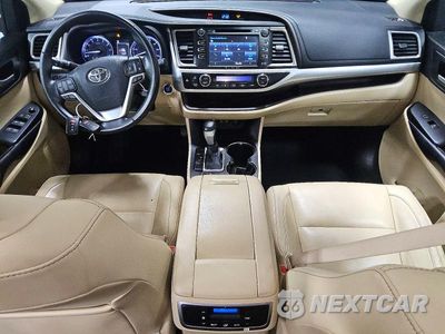 Zdjęcie 8 z 14 samochodu: 2018 TOYOTA HIGHLANDER XLE VIN:5TDJZRFH8JS850176 - miniatura