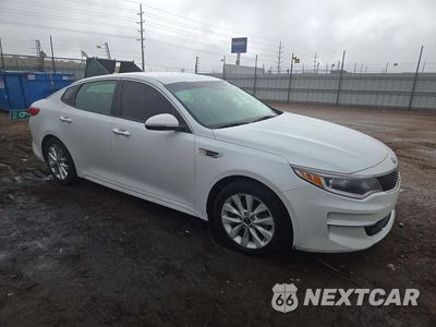 Czwarte zdjęcie samochodu z boku: 2018 KIA OPTIMA LX VIN:5XXGT4L36JG261233 - miniatura