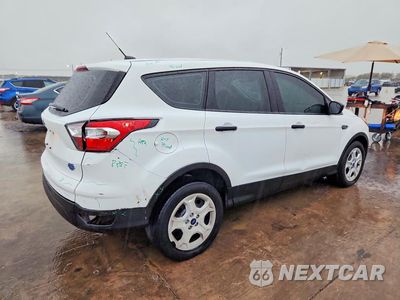 Trzecie zdjęcie samochodu z tyłu: 2018 FORD ESCAPE S VIN:1FMCU0F76JUB24172 - miniatura
