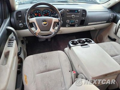Zdjęcie 8 z 12 samochodu: 2011 CHEVROLET SILVERADO K1500 LT VIN:1GCRKSE32BZ109820 - miniatura