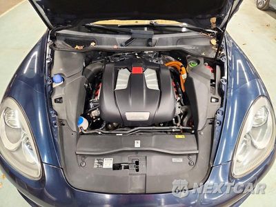 Zdjęcie 12 z 13 samochodu: 2014 PORSCHE CAYENNE S HYBRID VIN:WP1AE2A2XELA51236 - miniatura