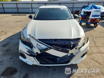 Piąte zdjęcie samochodu w środku: 2019 NISSAN ALTIMA SR VIN:1N4BL4CV2KC250197 - miniatura
