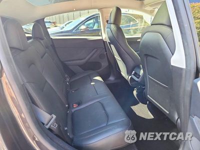 Zdjęcie 10 z 12 samochodu: 2025 TESLA MODEL Y VIN:7SAYGDEE4SA360144 - miniatura