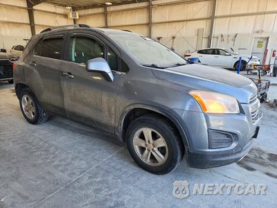 Czwarte zdjęcie samochodu z boku: 2015 CHEVROLET TRAX 1LT VIN:KL7CJRSB0FB110618 - miniatura