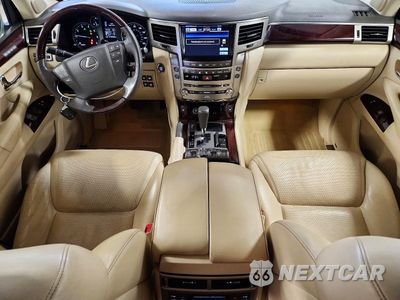 Zdjęcie 8 z 13 samochodu: 2014 LEXUS LX 570 VIN:JTJHY7AX2E4162001 - miniatura