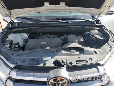 Zdjęcie 11 z 12 samochodu: 2019 TOYOTA HIGHLANDER LE PLUS VIN:5TDZZRFH2KS359753 - miniatura