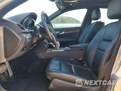Zdjęcie 7 z 12 samochodu: 2010 MERCEDES-BENZ C 300 VIN:WDDGF5EB6AR115340 - miniatura