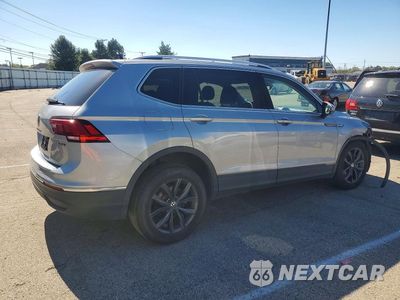 Trzecie zdjęcie samochodu z tyłu: 2022 VOLKSWAGEN TIGUAN SE VIN:3VV2B7AX1NM100010 - miniatura