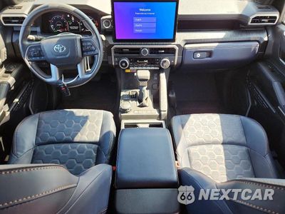 Zdjęcie 8 z 12 samochodu: 2025 TOYOTA 4RUNNER TRD OFF-ROAD HV VIN:JTEVB5BR4S5008046 - miniatura
