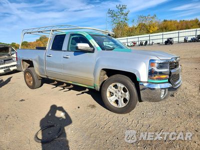 Czwarte zdjęcie samochodu z boku: 2016 CHEVROLET SILVERADO K1500 LT VIN:1GCVKREC5GZ161120 - miniatura