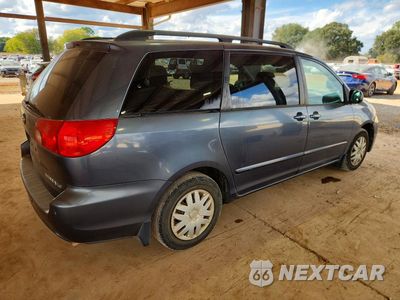 Trzecie zdjęcie samochodu z tyłu: 2010 TOYOTA SIENNA LE 7-PASSENGER VIN:5TDKK4CCXAS298197 - miniatura