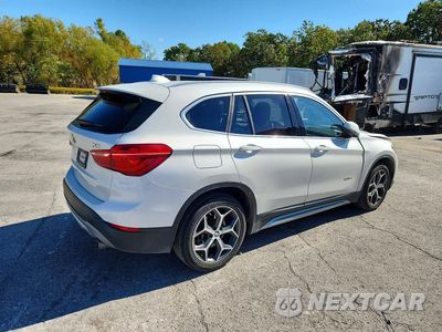 Trzecie zdjęcie samochodu z tyłu: 2017 BMW X1 XDRIVE28I VIN:WBXHT3C37H5F68428 - miniatura