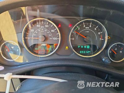 Zdjęcie 9 z 13 samochodu: 2018 JEEP WRANGLER UNLIMITED SAHARA VIN:1C4BJWEG7JL937359 - miniatura