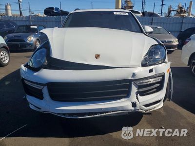 Piąte zdjęcie samochodu w środku: 2016 PORSCHE CAYENNE GTS VIN:WP1AD2A25GLA73036 - miniatura