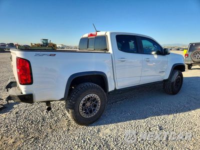 Trzecie zdjęcie samochodu z tyłu: 2018 CHEVROLET COLORADO ZR2 VIN:1GCPTEE13J1278990 - miniatura