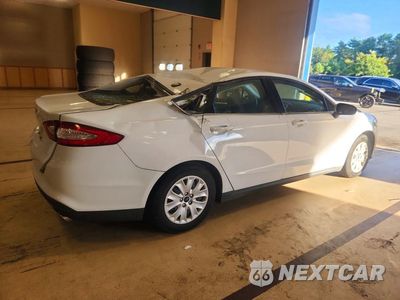 Trzecie zdjęcie samochodu z tyłu: 2014 FORD FUSION S VIN:1FA6P0G71E5401372 - miniatura