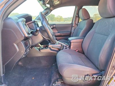 Zdjęcie 7 z 12 samochodu: 2017 TOYOTA TACOMA TRD SPORT VIN:3TMCZ5AN1HM074157 - miniatura
