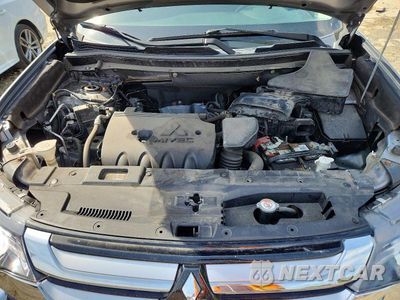 Zdjęcie 12 z 13 samochodu: 2018 MITSUBISHI OUTLANDER SE VIN:JA4AZ3A30JZ071369 - miniatura