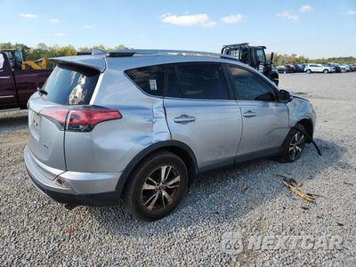 Trzecie zdjęcie samochodu z tyłu: 2018 TOYOTA RAV4 XLE VIN:JTMWFREV7JJ202119 - miniatura
