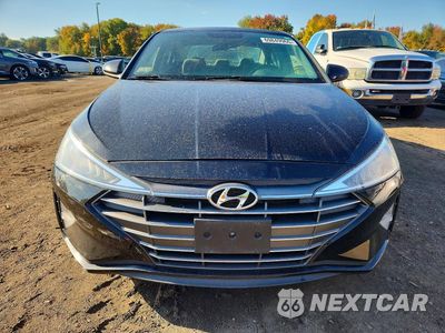 Piąte zdjęcie samochodu w środku: 2019 HYUNDAI ELANTRA SE VIN:5NPD74LF0KH469440 - miniatura