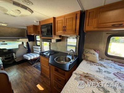 Zdjęcie 11 z 14 samochodu: 2014 THOR MOTOR COACH Majestic 23A VIN:1FDWE3FL4DDA32023 - miniatura