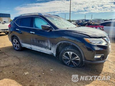 Czwarte zdjęcie samochodu z boku: 2017 NISSAN ROGUE SL VIN:JN8AT2MV7HW260468 - miniatura